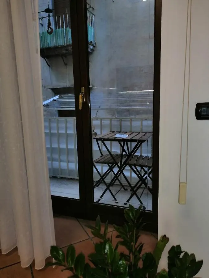 Apartament La Casa Di Tania A Napoli  Neapol
