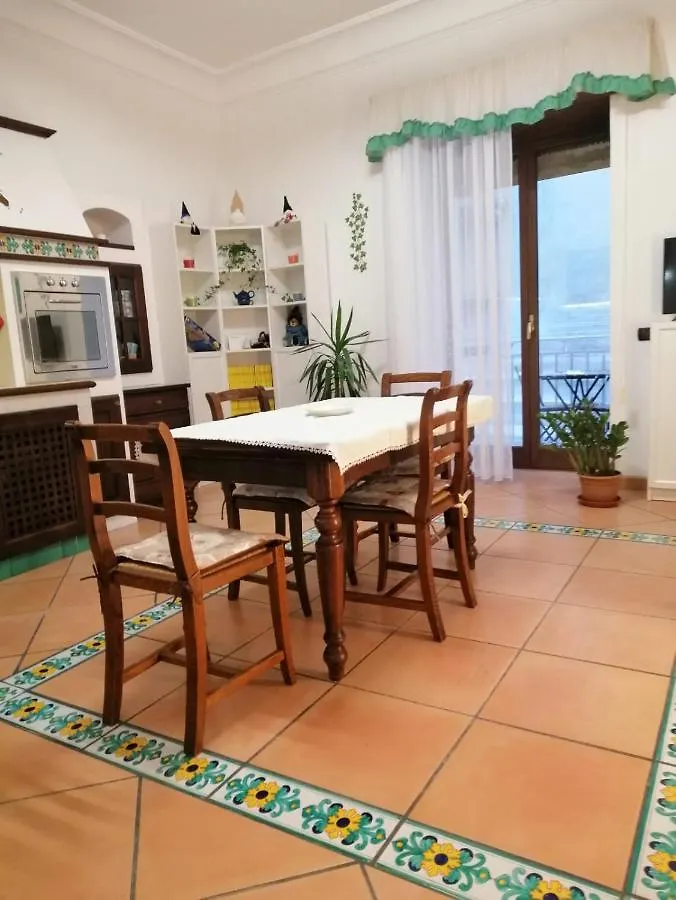 Apartament La Casa Di Tania A Napoli 0*, Neapol