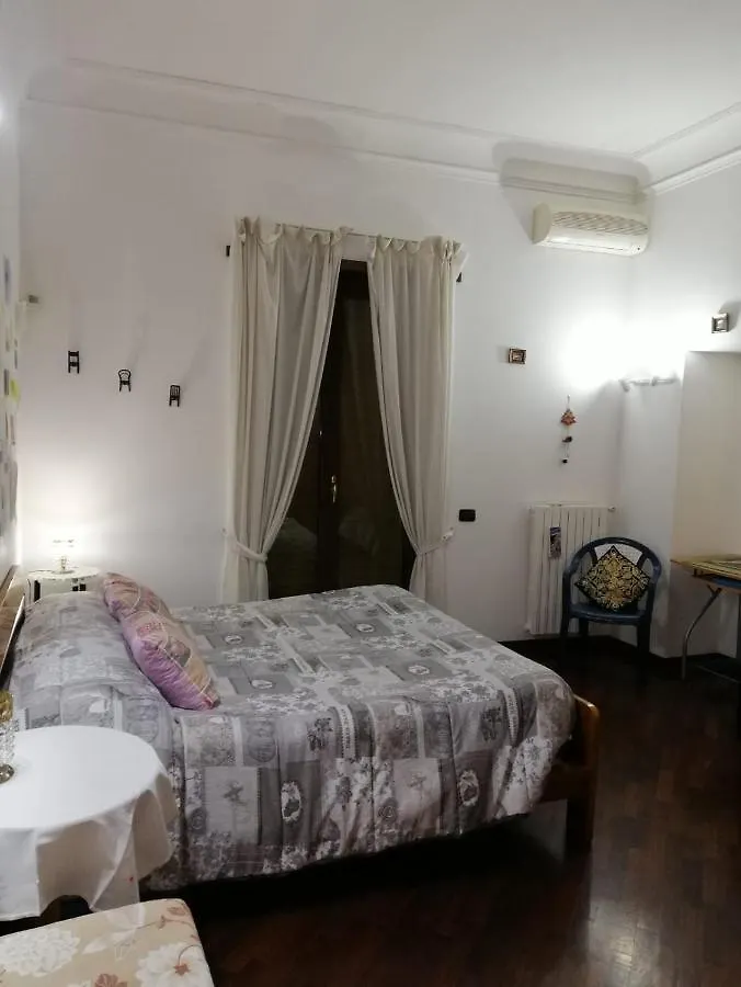Apartament La Casa Di Tania A Napoli